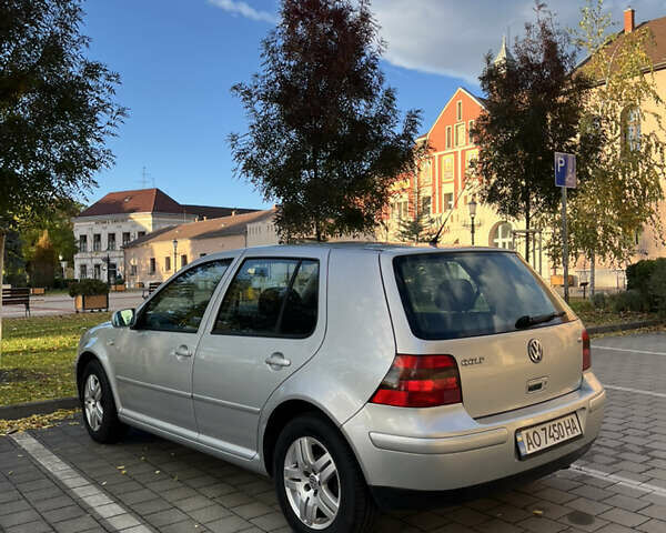 Серый Фольксваген Гольф, объемом двигателя 1.6 л и пробегом 260 тыс. км за 4400 $, фото 2 на Automoto.ua