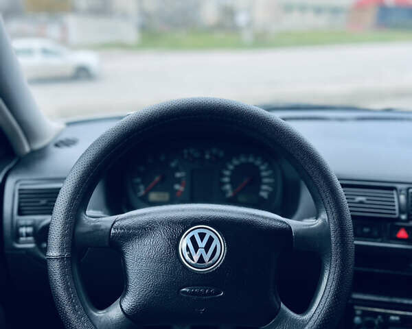 Серый Фольксваген Гольф, объемом двигателя 1.6 л и пробегом 316 тыс. км за 3350 $, фото 25 на Automoto.ua