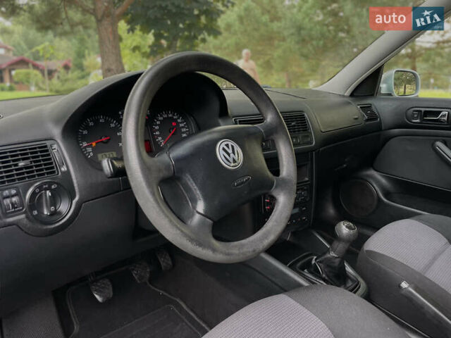 Сірий Фольксваген Гольф, об'ємом двигуна 1.6 л та пробігом 200 тис. км за 4399 $, фото 3 на Automoto.ua