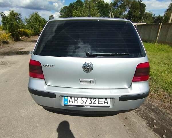 Серый Фольксваген Гольф, объемом двигателя 1.39 л и пробегом 270 тыс. км за 3700 $, фото 1 на Automoto.ua
