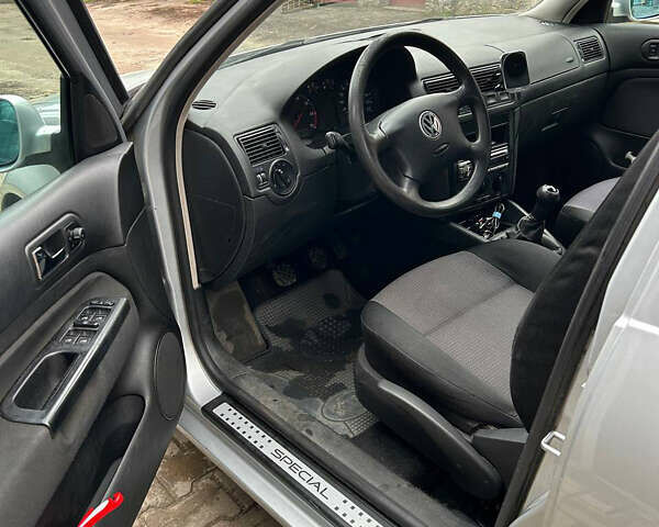 Сірий Фольксваген Гольф, об'ємом двигуна 1.39 л та пробігом 239 тис. км за 3800 $, фото 2 на Automoto.ua