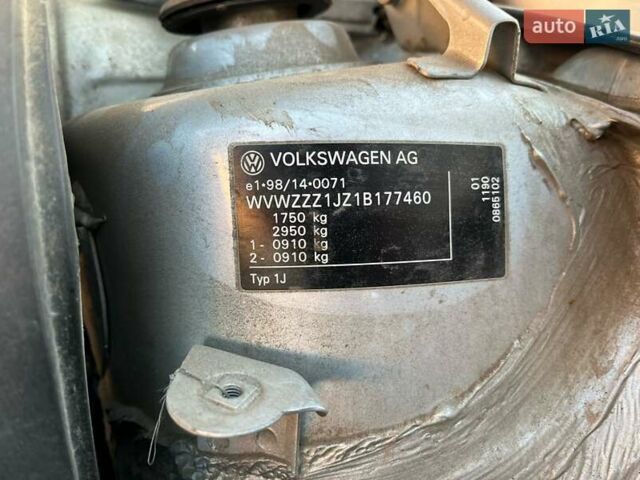 Серый Фольксваген Гольф, объемом двигателя 1.6 л и пробегом 260 тыс. км за 4400 $, фото 25 на Automoto.ua