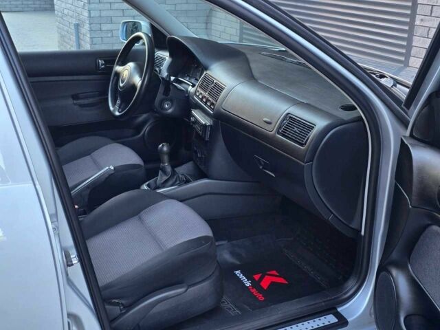 Фольксваген Гольф 2001 в Хмельницком на Automoto.ua Серый Фольксваген Гольф, объемом двигателя 1.4 л и пробегом 153 тыс. км за 3999 $, фото 9 на Automoto.ua