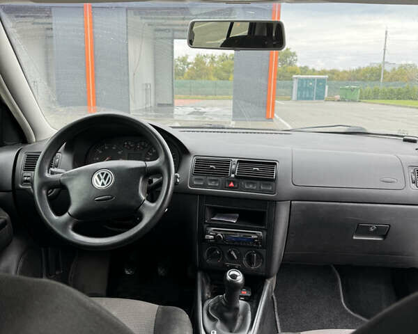 Серый Фольксваген Гольф, объемом двигателя 1.39 л и пробегом 248 тыс. км за 3950 $, фото 10 на Automoto.ua