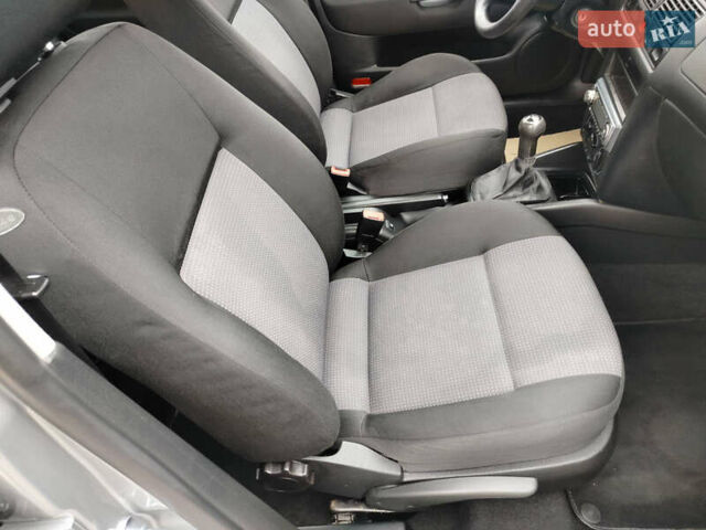 Серый Фольксваген Гольф, объемом двигателя 1.39 л и пробегом 225 тыс. км за 3599 $, фото 11 на Automoto.ua