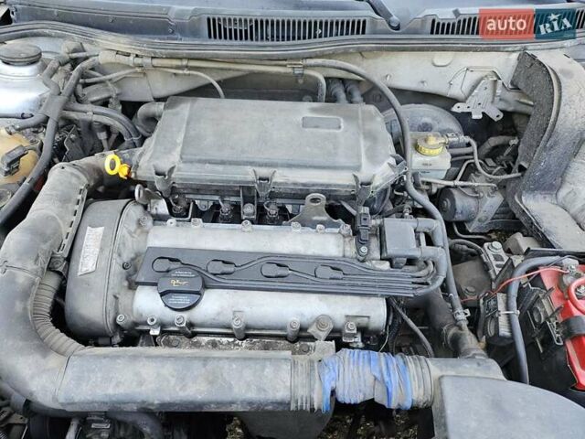 Сірий Фольксваген Гольф, об'ємом двигуна 1.39 л та пробігом 251 тис. км за 3500 $, фото 21 на Automoto.ua