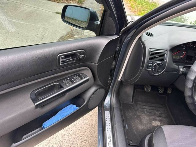 Серый Фольксваген Гольф, объемом двигателя 1.4 л и пробегом 246 тыс. км за 4600 $, фото 7 на Automoto.ua