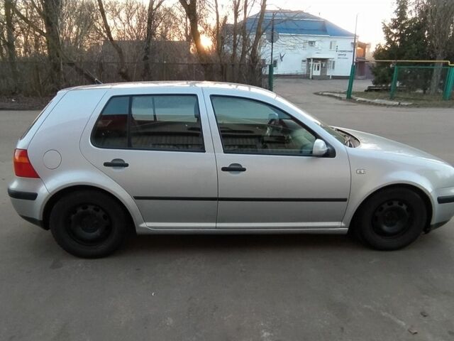 Серый Фольксваген Гольф, объемом двигателя 1.6 л и пробегом 169 тыс. км за 3650 $, фото 3 на Automoto.ua