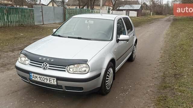 Серый Фольксваген Гольф, объемом двигателя 1.6 л и пробегом 324 тыс. км за 4150 $, фото 9 на Automoto.ua