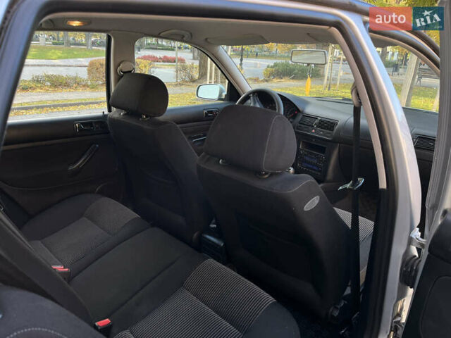 Серый Фольксваген Гольф, объемом двигателя 1.6 л и пробегом 260 тыс. км за 4400 $, фото 30 на Automoto.ua
