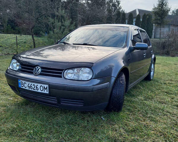 Серый Фольксваген Гольф, объемом двигателя 1.6 л и пробегом 320 тыс. км за 4200 $, фото 2 на Automoto.ua