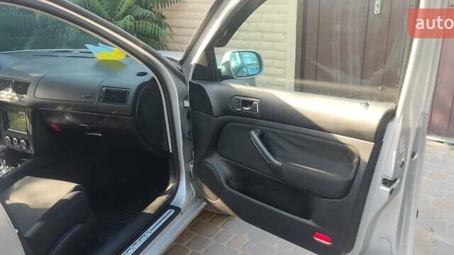 Серый Фольксваген Гольф, объемом двигателя 1.6 л и пробегом 228 тыс. км за 4500 $, фото 14 на Automoto.ua