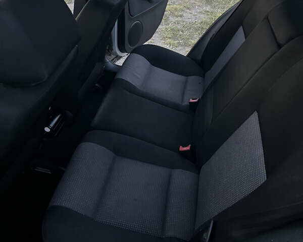 Серый Фольксваген Гольф, объемом двигателя 1.39 л и пробегом 210 тыс. км за 3900 $, фото 8 на Automoto.ua