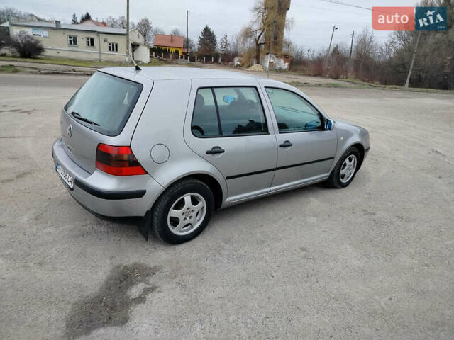 Серый Фольксваген Гольф, объемом двигателя 1.39 л и пробегом 225 тыс. км за 3599 $, фото 2 на Automoto.ua