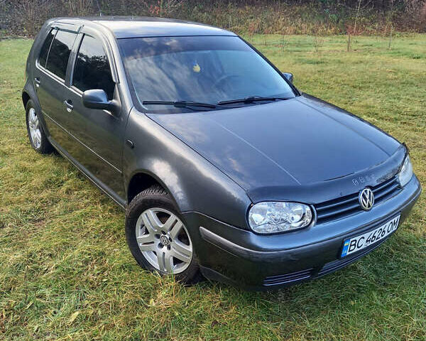 Серый Фольксваген Гольф, объемом двигателя 1.6 л и пробегом 320 тыс. км за 4200 $, фото 1 на Automoto.ua