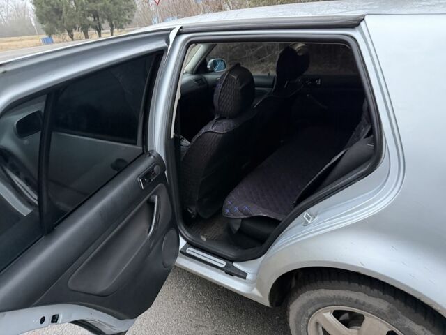 Серый Фольксваген Гольф, объемом двигателя 1.4 л и пробегом 217 тыс. км за 3500 $, фото 9 на Automoto.ua