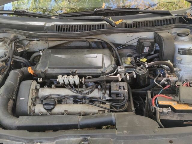 Серый Фольксваген Гольф, объемом двигателя 1.4 л и пробегом 216 тыс. км за 3350 $, фото 5 на Automoto.ua