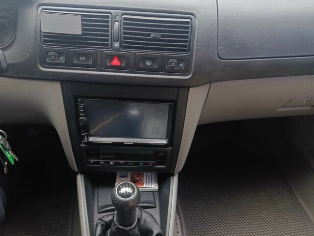 Серый Фольксваген Гольф, объемом двигателя 1.6 л и пробегом 356 тыс. км за 3300 $, фото 9 на Automoto.ua