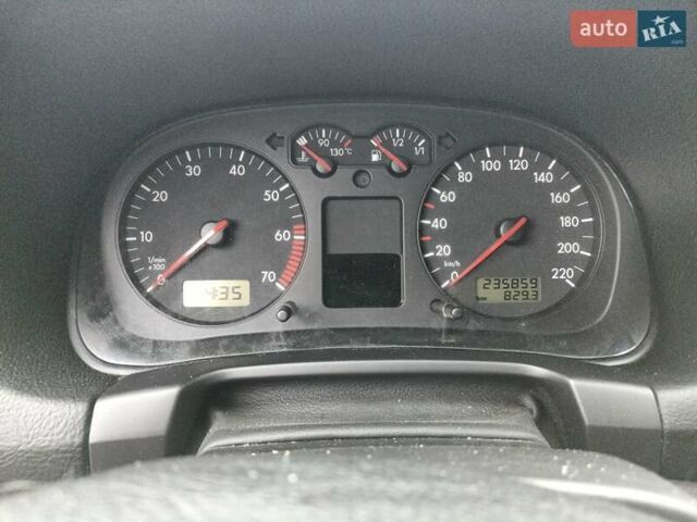 Серый Фольксваген Гольф, объемом двигателя 1.39 л и пробегом 235 тыс. км за 4000 $, фото 10 на Automoto.ua