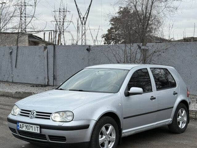 Серый Фольксваген Гольф, объемом двигателя 1.6 л и пробегом 300 тыс. км за 3800 $, фото 2 на Automoto.ua