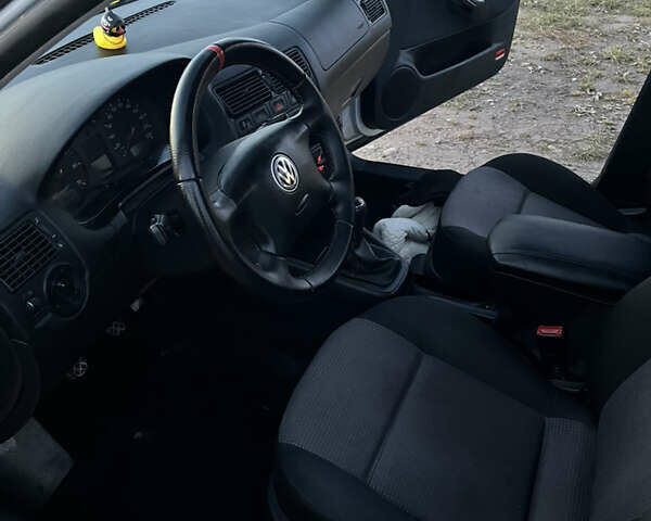 Серый Фольксваген Гольф, объемом двигателя 1.39 л и пробегом 210 тыс. км за 3900 $, фото 6 на Automoto.ua