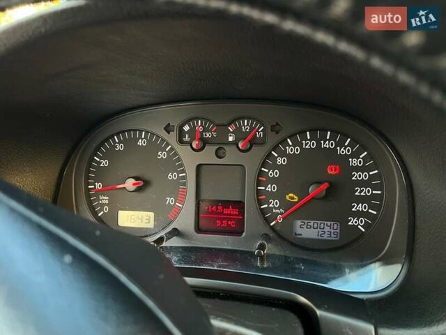 Серый Фольксваген Гольф, объемом двигателя 1.6 л и пробегом 260 тыс. км за 4400 $, фото 10 на Automoto.ua