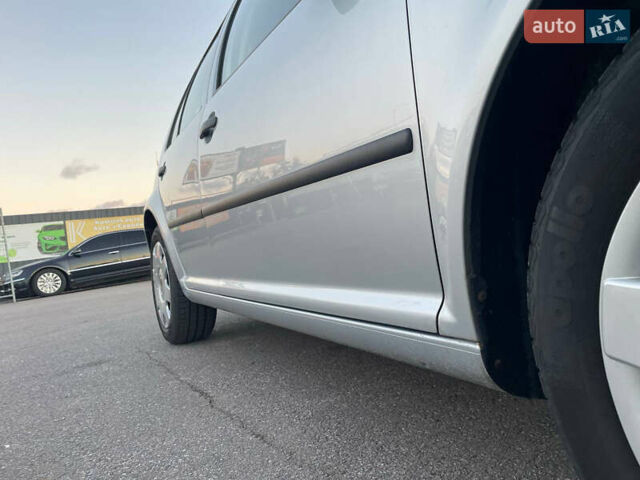 Серый Фольксваген Гольф, объемом двигателя 1.6 л и пробегом 155 тыс. км за 4800 $, фото 10 на Automoto.ua