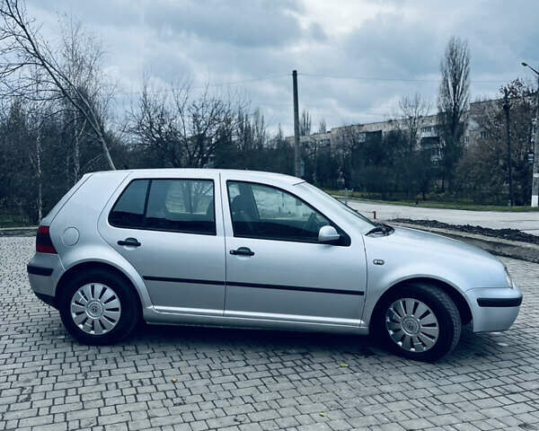 Серый Фольксваген Гольф, объемом двигателя 1.6 л и пробегом 316 тыс. км за 3350 $, фото 7 на Automoto.ua