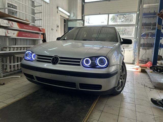 Серый Фольксваген Гольф, объемом двигателя 1.9 л и пробегом 317 тыс. км за 4100 $, фото 1 на Automoto.ua