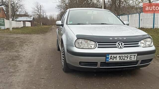 Серый Фольксваген Гольф, объемом двигателя 1.6 л и пробегом 324 тыс. км за 4150 $, фото 5 на Automoto.ua