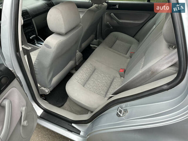 Серый Фольксваген Гольф, объемом двигателя 1.6 л и пробегом 148 тыс. км за 4950 $, фото 15 на Automoto.ua