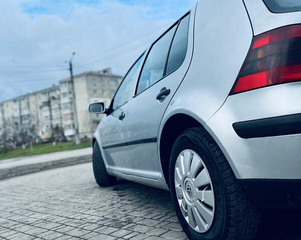 Серый Фольксваген Гольф, объемом двигателя 1.6 л и пробегом 316 тыс. км за 3350 $, фото 12 на Automoto.ua