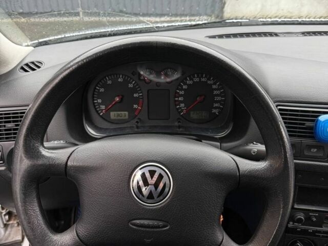 Серый Фольксваген Гольф, объемом двигателя 1.6 л и пробегом 232 тыс. км за 3900 $, фото 3 на Automoto.ua