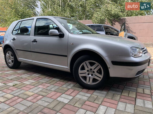Серый Фольксваген Гольф, объемом двигателя 1.39 л и пробегом 170 тыс. км за 4500 $, фото 3 на Automoto.ua