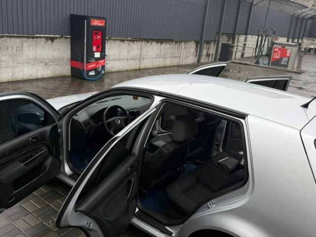 Серый Фольксваген Гольф, объемом двигателя 1.6 л и пробегом 232 тыс. км за 3900 $, фото 6 на Automoto.ua