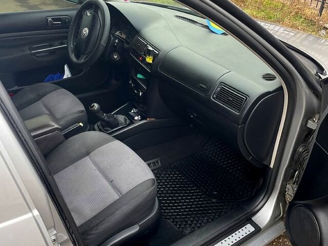 Серый Фольксваген Гольф, объемом двигателя 1.4 л и пробегом 260 тыс. км за 4000 $, фото 7 на Automoto.ua