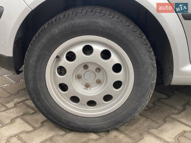 Сірий Фольксваген Гольф, об'ємом двигуна 1.6 л та пробігом 310 тис. км за 3550 $, фото 15 на Automoto.ua