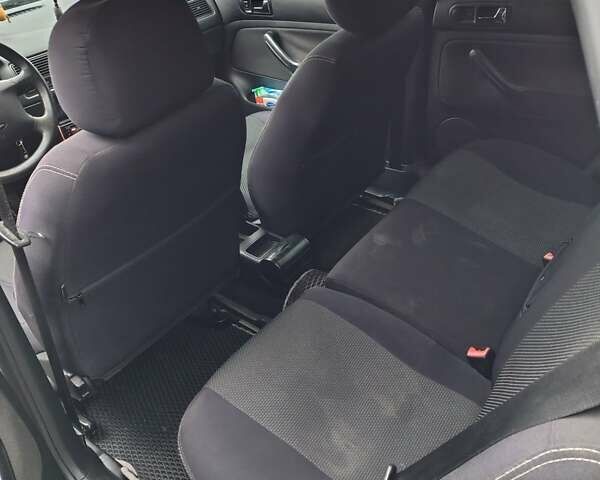 Серый Фольксваген Гольф, объемом двигателя 1.4 л и пробегом 245 тыс. км за 4200 $, фото 4 на Automoto.ua