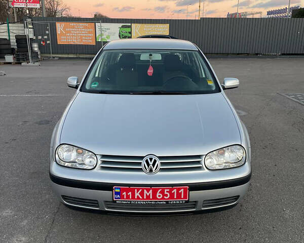 Серый Фольксваген Гольф, объемом двигателя 1.6 л и пробегом 155 тыс. км за 4800 $, фото 1 на Automoto.ua