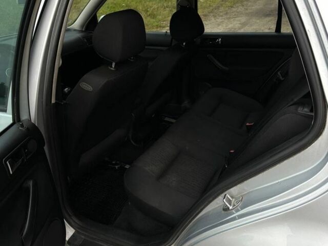 Серый Фольксваген Гольф, объемом двигателя 1.9 л и пробегом 233 тыс. км за 2100 $, фото 6 на Automoto.ua