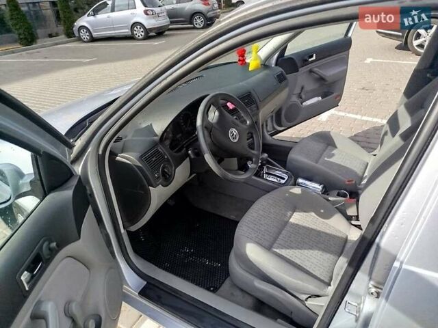 Серый Фольксваген Гольф, объемом двигателя 1.6 л и пробегом 147 тыс. км за 4800 $, фото 4 на Automoto.ua