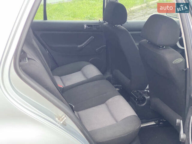 Сірий Фольксваген Гольф, об'ємом двигуна 1.6 л та пробігом 310 тис. км за 3550 $, фото 10 на Automoto.ua