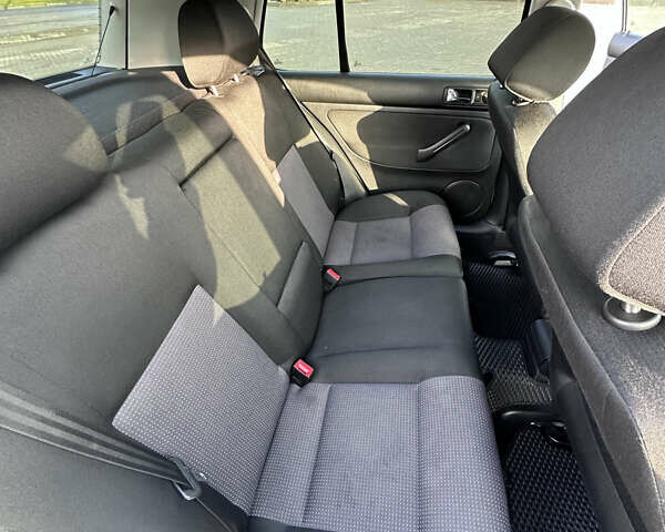 Серый Фольксваген Гольф, объемом двигателя 1.6 л и пробегом 205 тыс. км за 4800 $, фото 12 на Automoto.ua