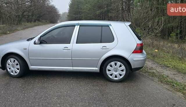 Серый Фольксваген Гольф, объемом двигателя 1.6 л и пробегом 278 тыс. км за 4200 $, фото 4 на Automoto.ua