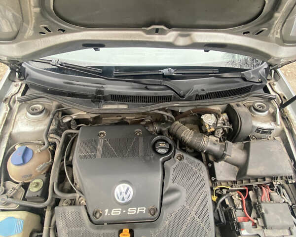 Серый Фольксваген Гольф, объемом двигателя 1.6 л и пробегом 285 тыс. км за 4999 $, фото 13 на Automoto.ua