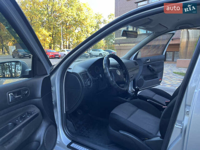 Серый Фольксваген Гольф, объемом двигателя 1.4 л и пробегом 295 тыс. км за 4100 $, фото 22 на Automoto.ua