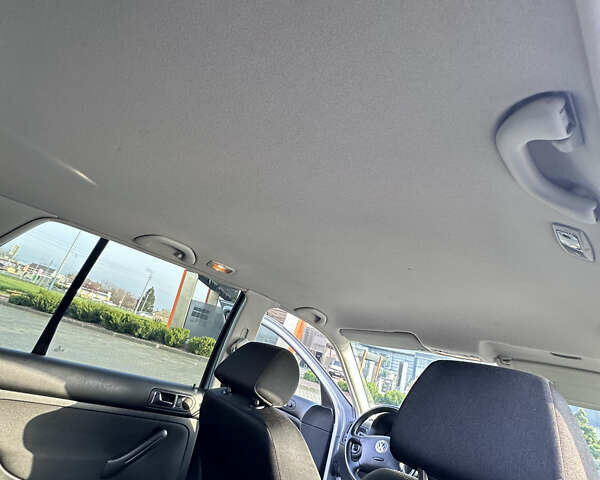 Серый Фольксваген Гольф, объемом двигателя 1.6 л и пробегом 205 тыс. км за 4800 $, фото 13 на Automoto.ua