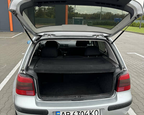 Серый Фольксваген Гольф, объемом двигателя 1.39 л и пробегом 248 тыс. км за 3950 $, фото 7 на Automoto.ua