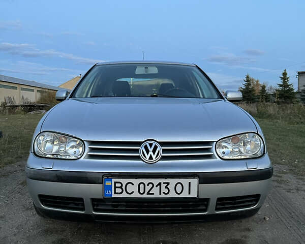Серый Фольксваген Гольф, объемом двигателя 1.39 л и пробегом 210 тыс. км за 3900 $, фото 1 на Automoto.ua
