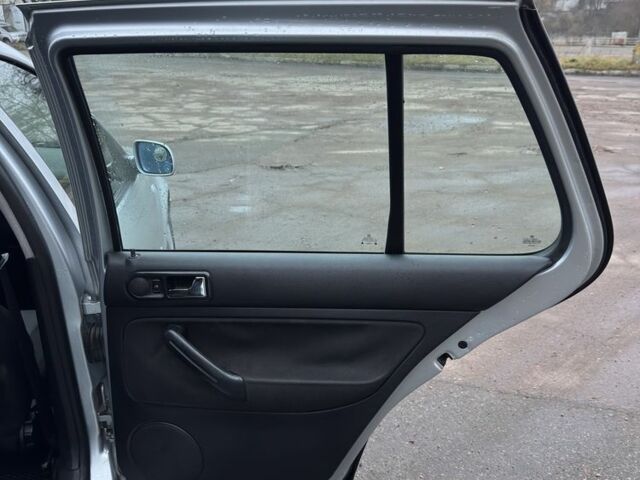 Сірий Фольксваген Гольф, об'ємом двигуна 1.6 л та пробігом 333 тис. км за 3299 $, фото 10 на Automoto.ua